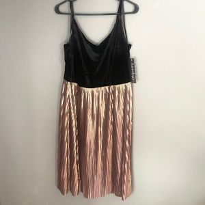 NWT Black and gold cocktail/prom dress Size 10